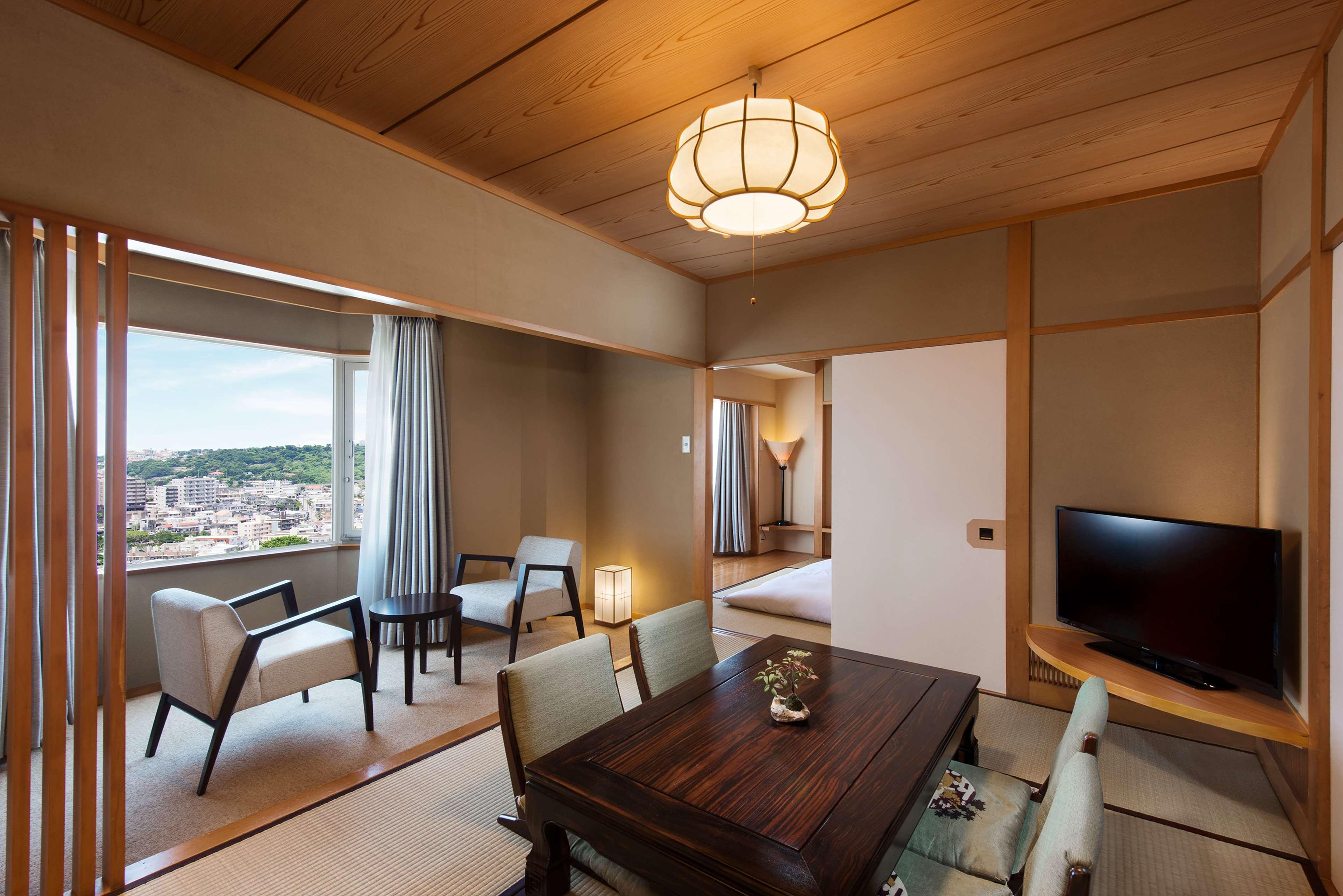 Doubletree By Hilton Naha Shuri Castle Bagian luar foto
