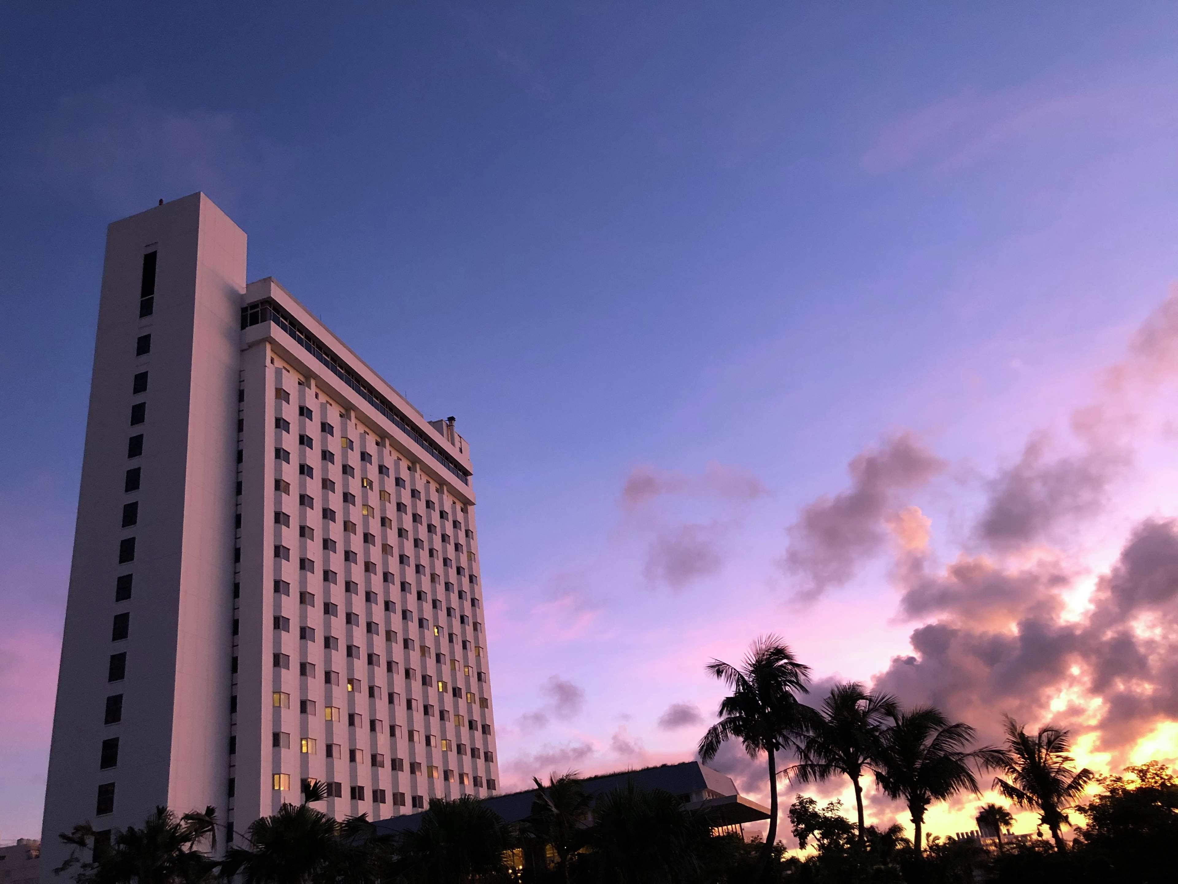 Doubletree By Hilton Naha Shuri Castle Bagian luar foto