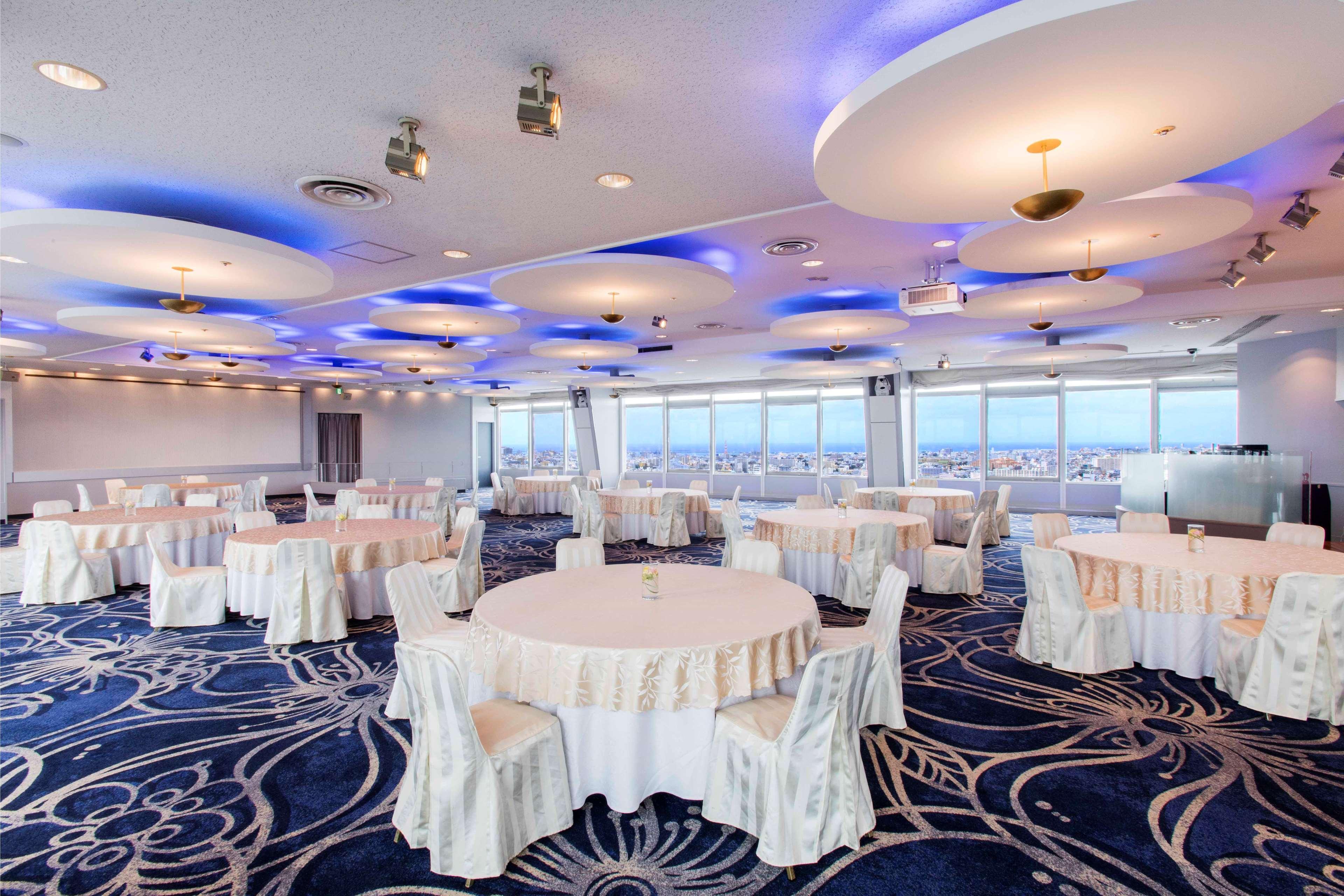 Doubletree By Hilton Naha Shuri Castle Bagian luar foto