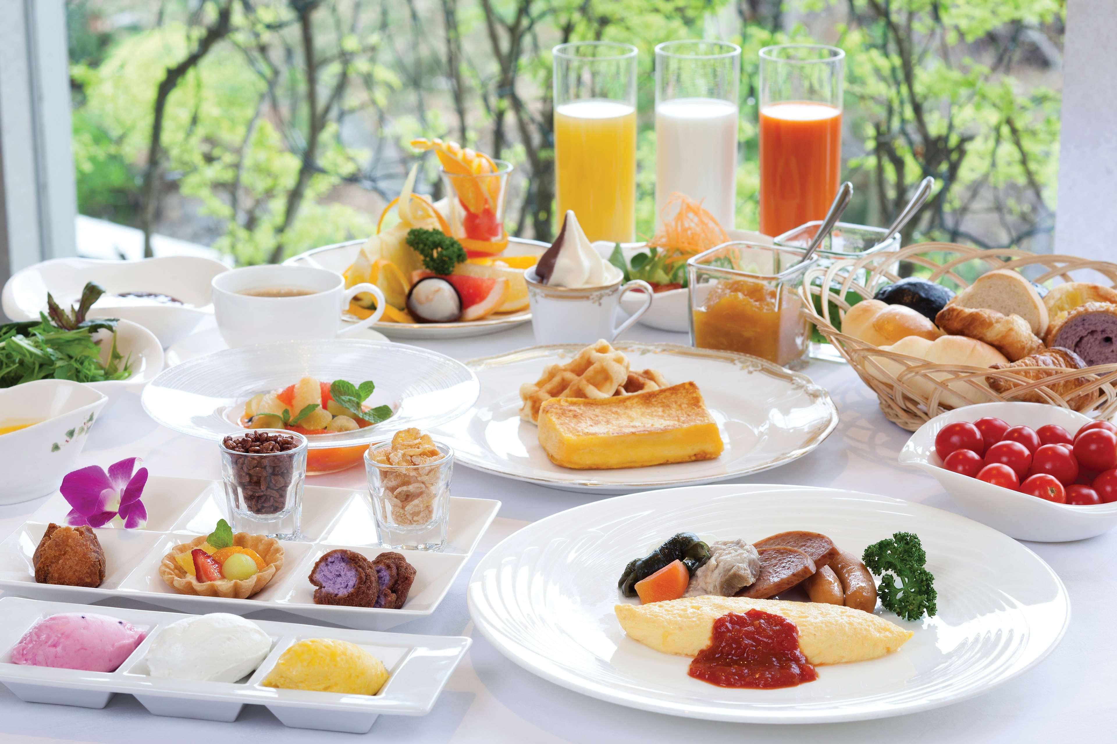 Doubletree By Hilton Naha Shuri Castle Bagian luar foto