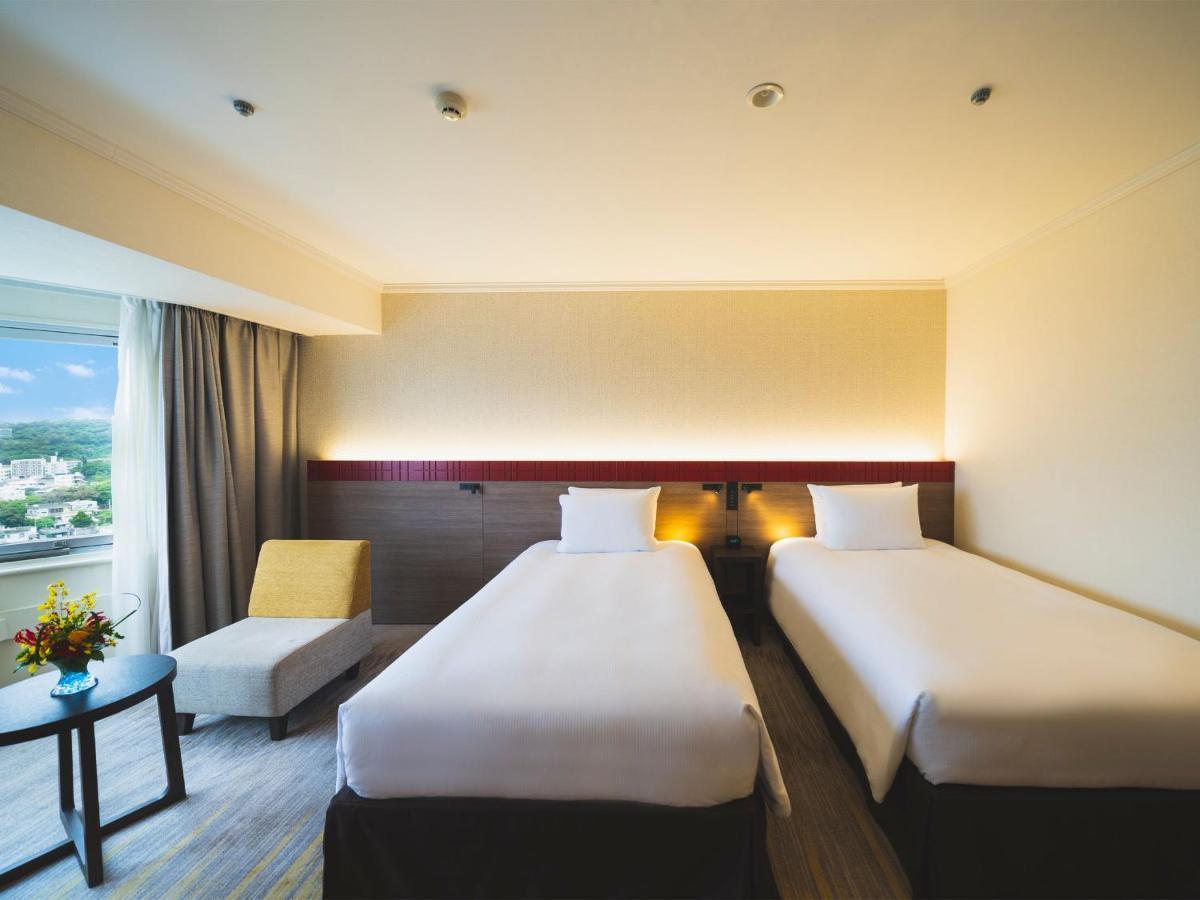 Doubletree By Hilton Naha Shuri Castle Bagian luar foto
