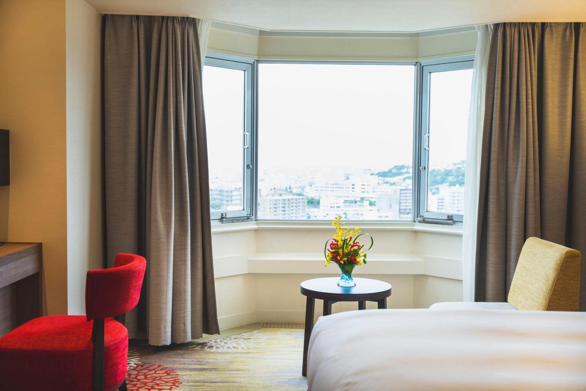 Doubletree By Hilton Naha Shuri Castle Bagian luar foto