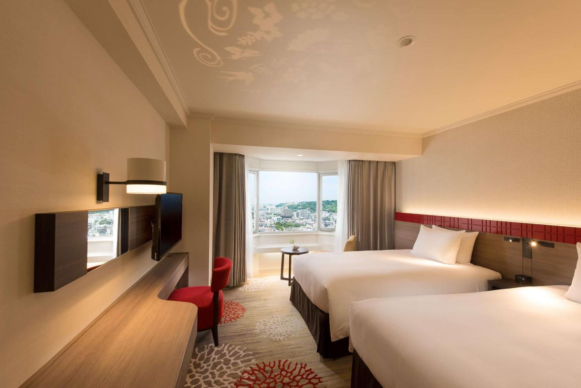 Doubletree By Hilton Naha Shuri Castle Bagian luar foto