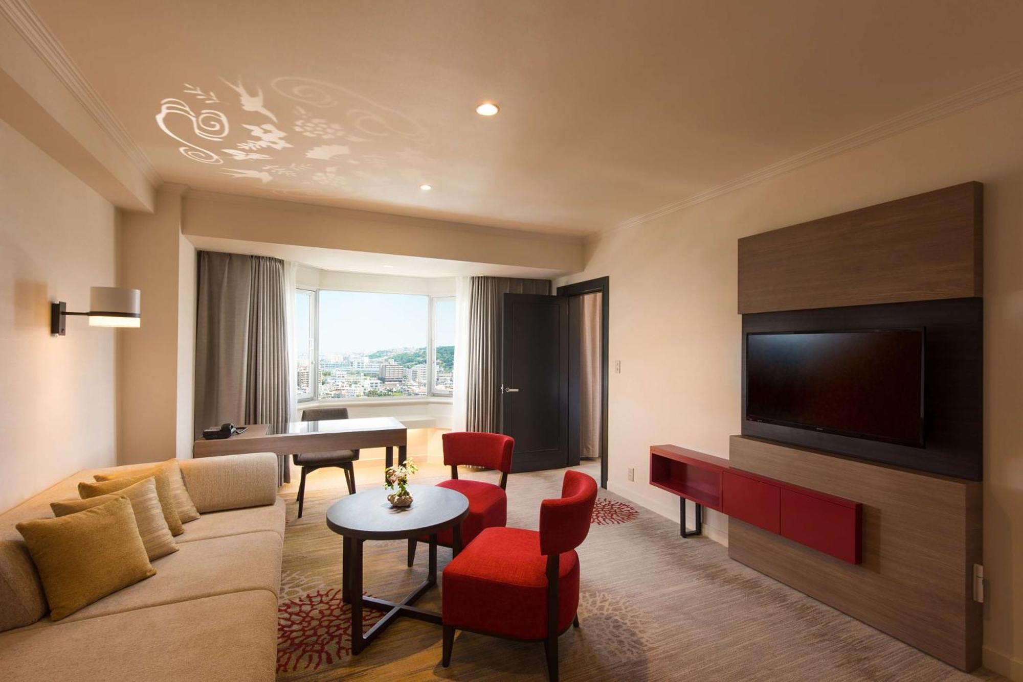 Doubletree By Hilton Naha Shuri Castle Bagian luar foto