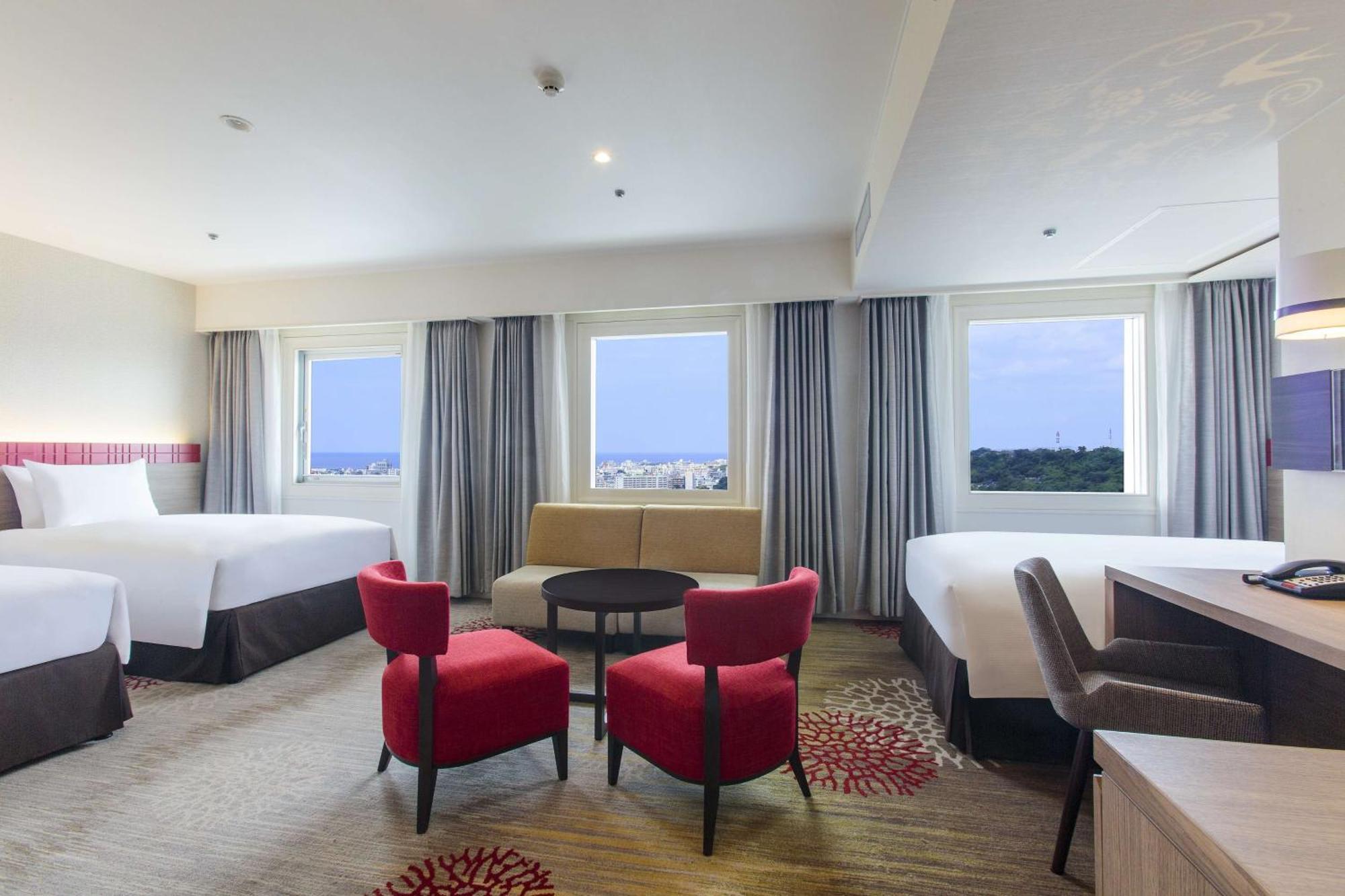 Doubletree By Hilton Naha Shuri Castle Bagian luar foto