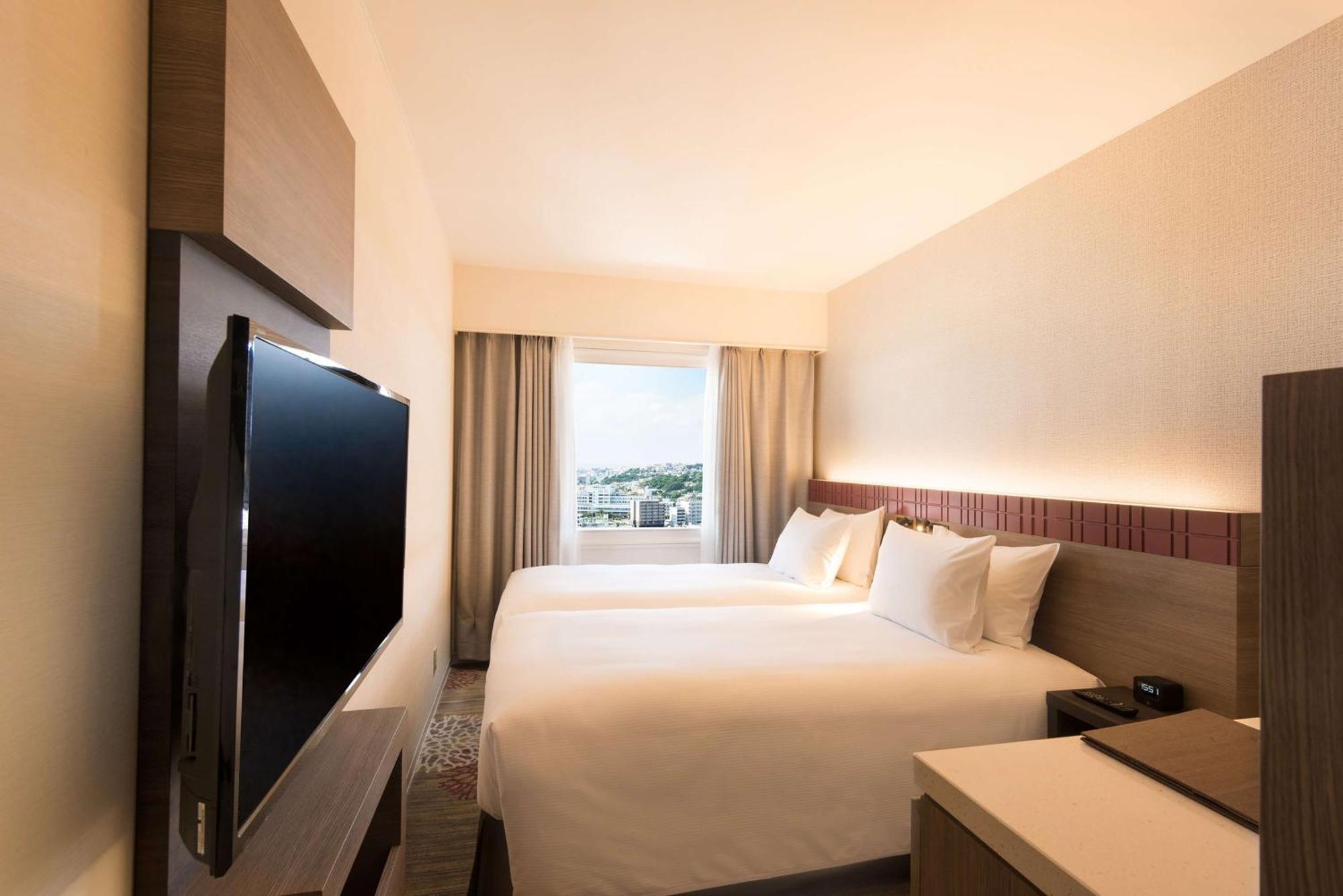 Doubletree By Hilton Naha Shuri Castle Bagian luar foto