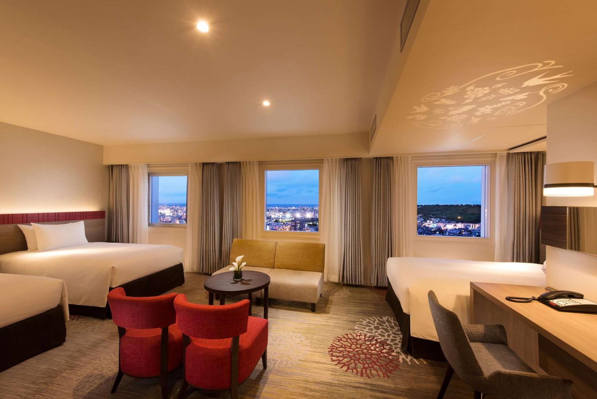 Doubletree By Hilton Naha Shuri Castle Bagian luar foto