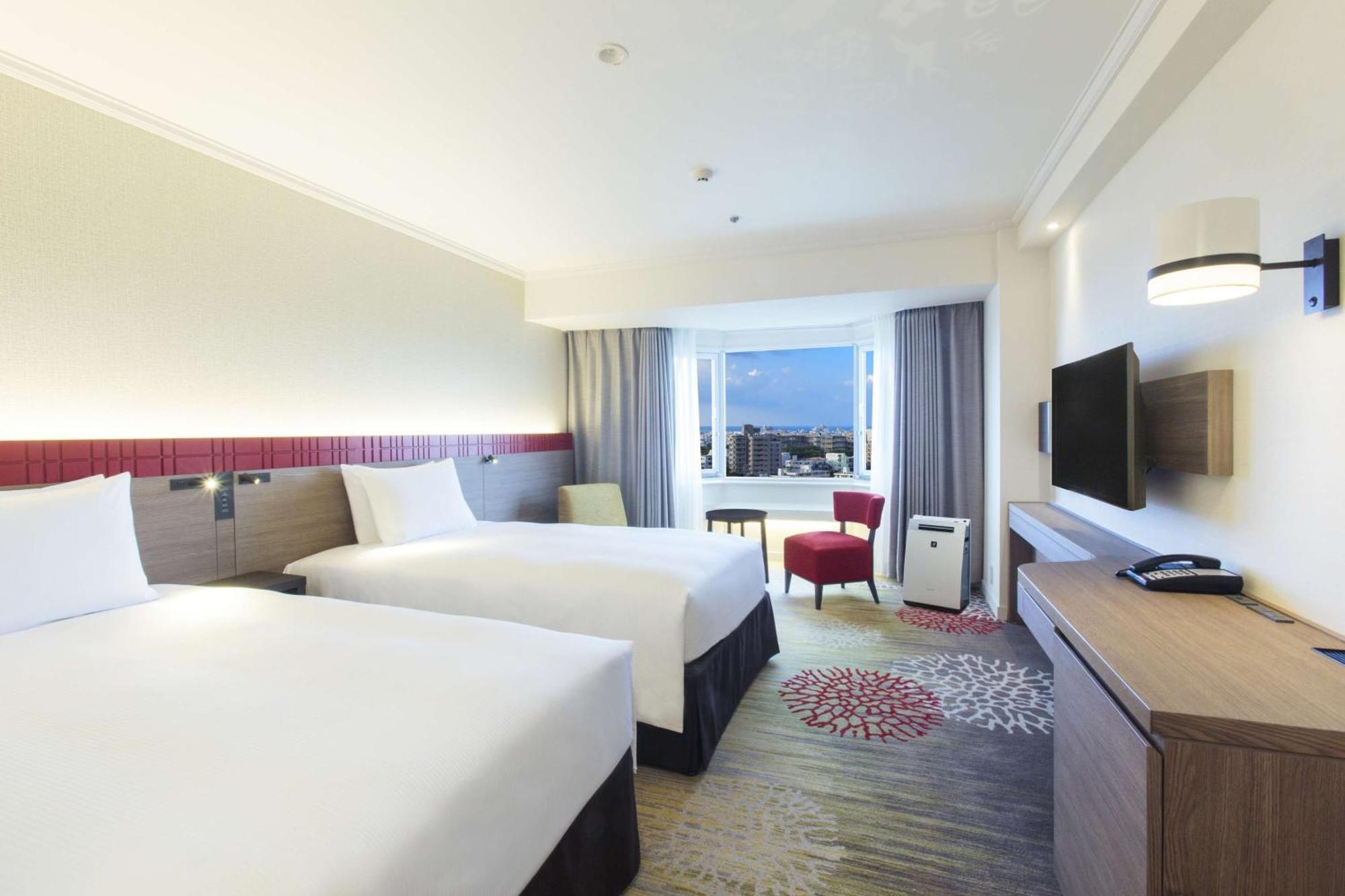 Doubletree By Hilton Naha Shuri Castle Bagian luar foto
