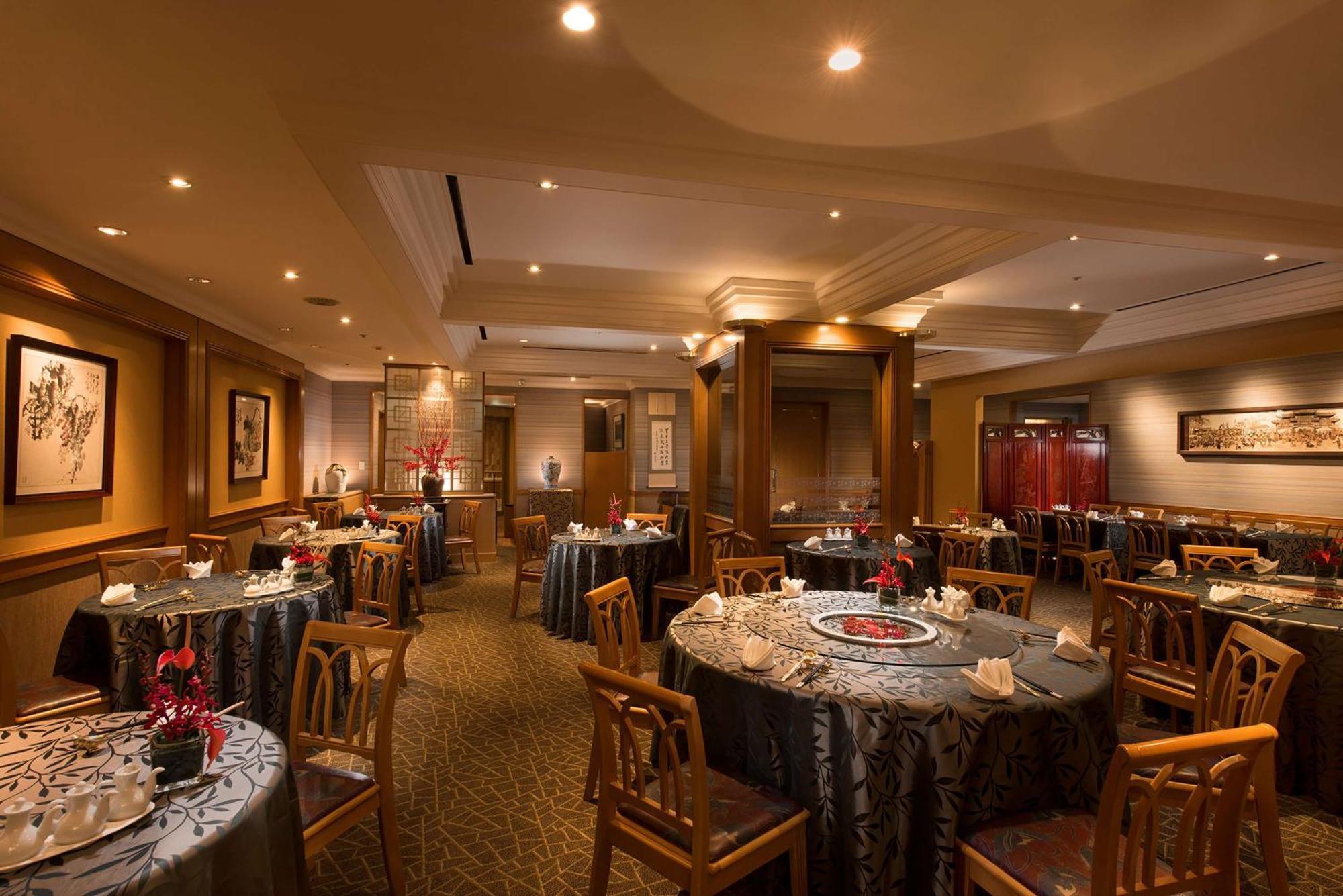 Doubletree By Hilton Naha Shuri Castle Bagian luar foto