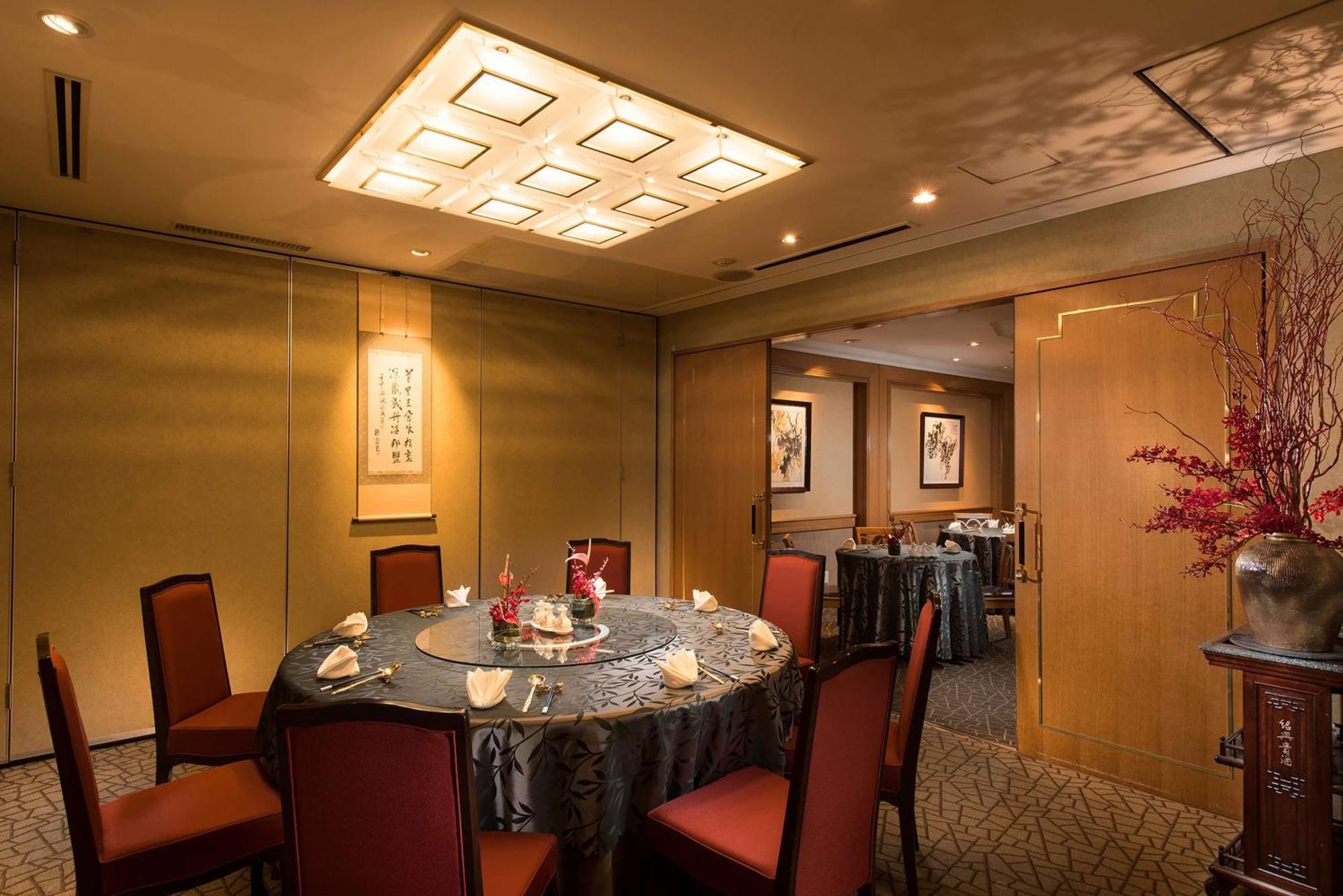 Doubletree By Hilton Naha Shuri Castle Bagian luar foto
